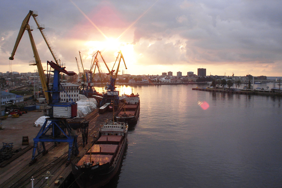 Batumi_port_Barry_Kent.jpg