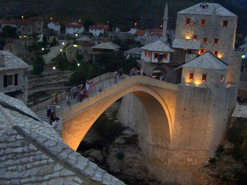 GAP OLD BRIDGE IN MOSTAR.JPG